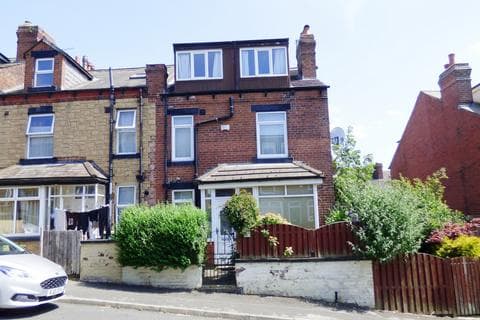 End of terrace house - Station Place, Leeds LS13