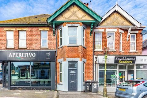 Flat - Parkwood Road, Bournemouth BH5