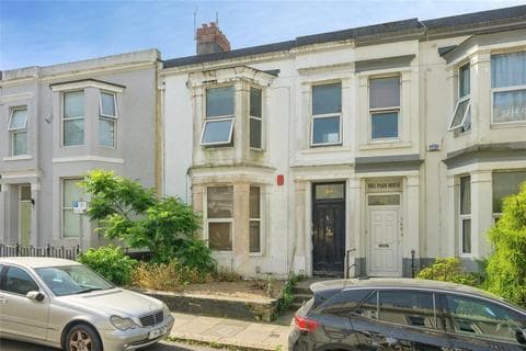 Flat - Hill Park Crescent, Plymouth, Devon, PL4