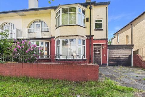 Semi-detached house - Queens Drive, Liverpool, L18