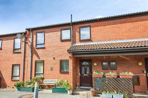 Ground floor flat - Ticknall Walk, Sunnyhill, DERBY
