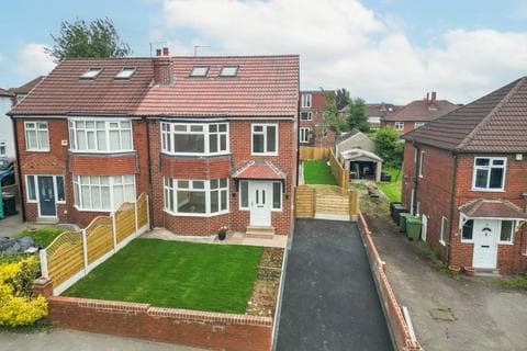 Semi-detached house - Moor Allerton Avenue, Moortown, Leeds