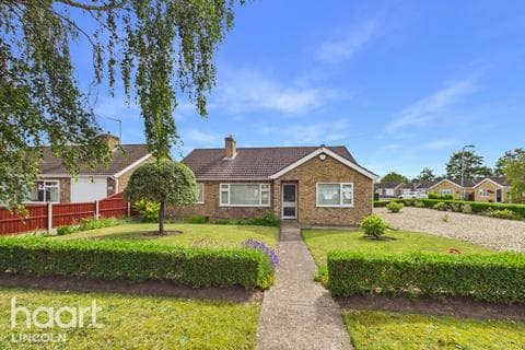 Detached bungalow - Moor Lane, North Hykeham