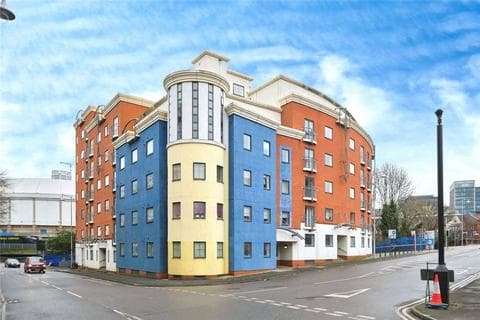 1 bedroom flat for sale