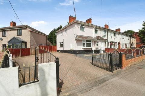 3 bedroom end of terrace house for sale