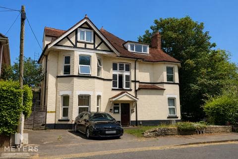 3 bedroom apartment for sale