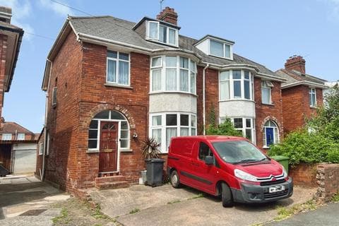 5 bedroom semi-detached house for sale