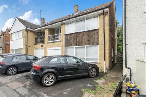 5 bedroom semi-detached house for sale