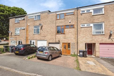 3 bedroom terraced house for sale