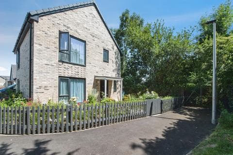 3 bedroom detached house for sale