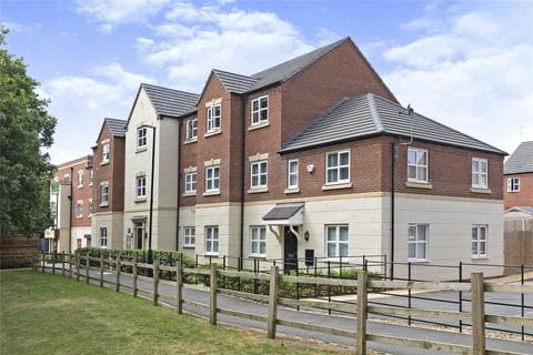 2 bedroom flat for sale