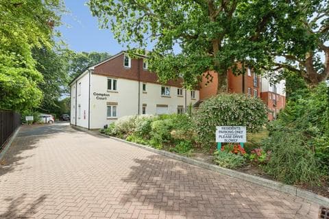 2 bedroom flat for sale