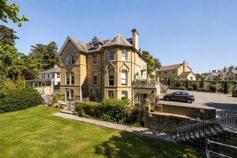 3 bedroom apartment for sale