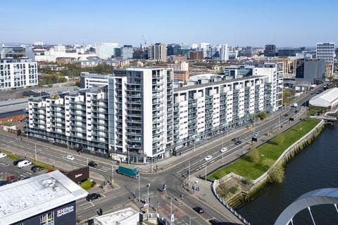 2 bedroom flat for sale