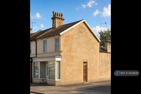 5 bedroom semi-detached house to rent