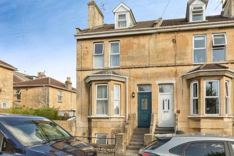 5 bedroom end of terrace house for sale