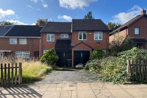 3 bedroom semi-detached house for sale