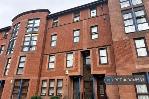 4 bedroom flat to rent