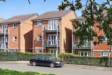 2 bedroom flat for sale