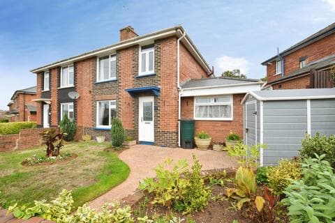 4 bedroom semi-detached house for sale
