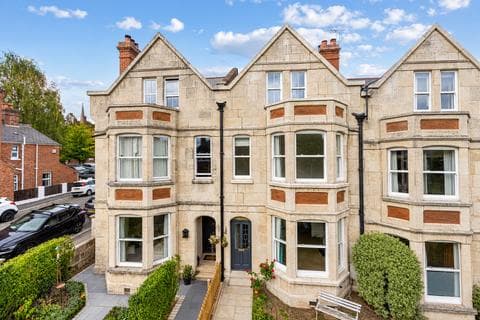 5 bedroom terraced house for sale