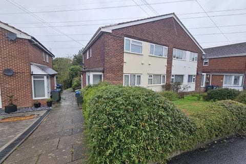 2 bedroom maisonette for sale