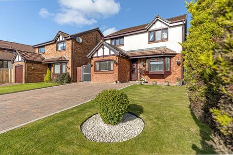 5 bedroom detached house for sale