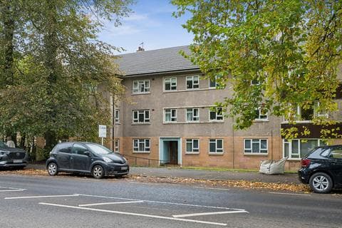 4 bedroom flat for sale