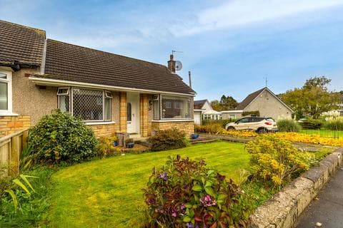 2 bedroom semi-detached house for sale