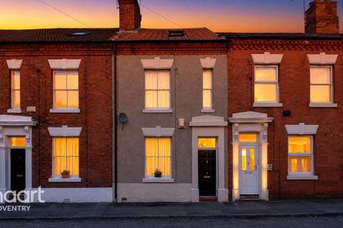 4 bedroom terraced house for sale