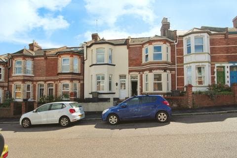 5 bedroom terraced house to rent