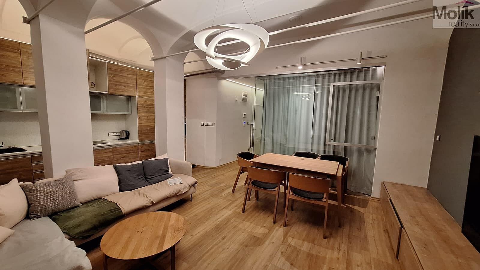 10 rooms, 425.0 m² in Teplice
