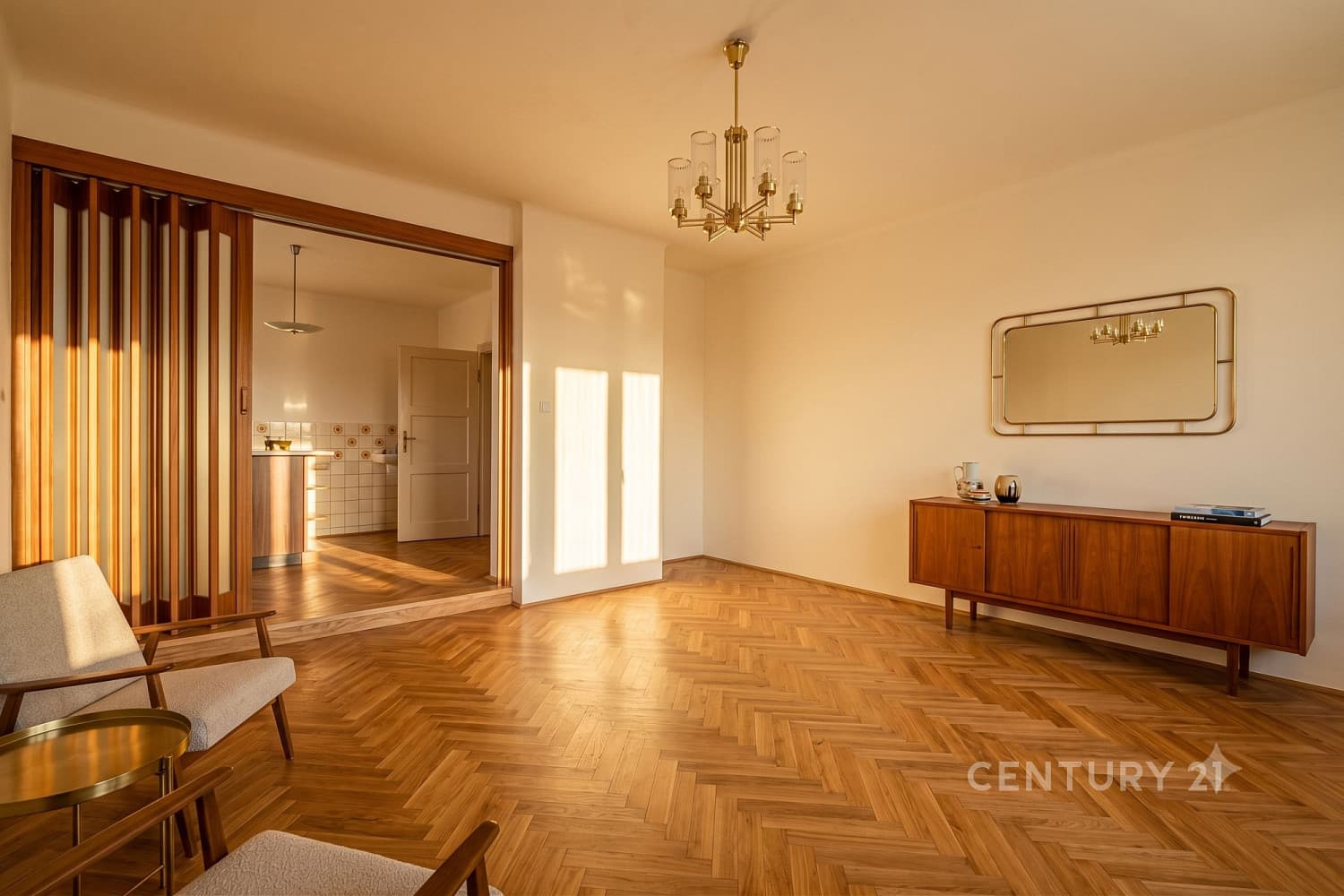 10 rooms, 300.0 m² in Beroun_Cz
