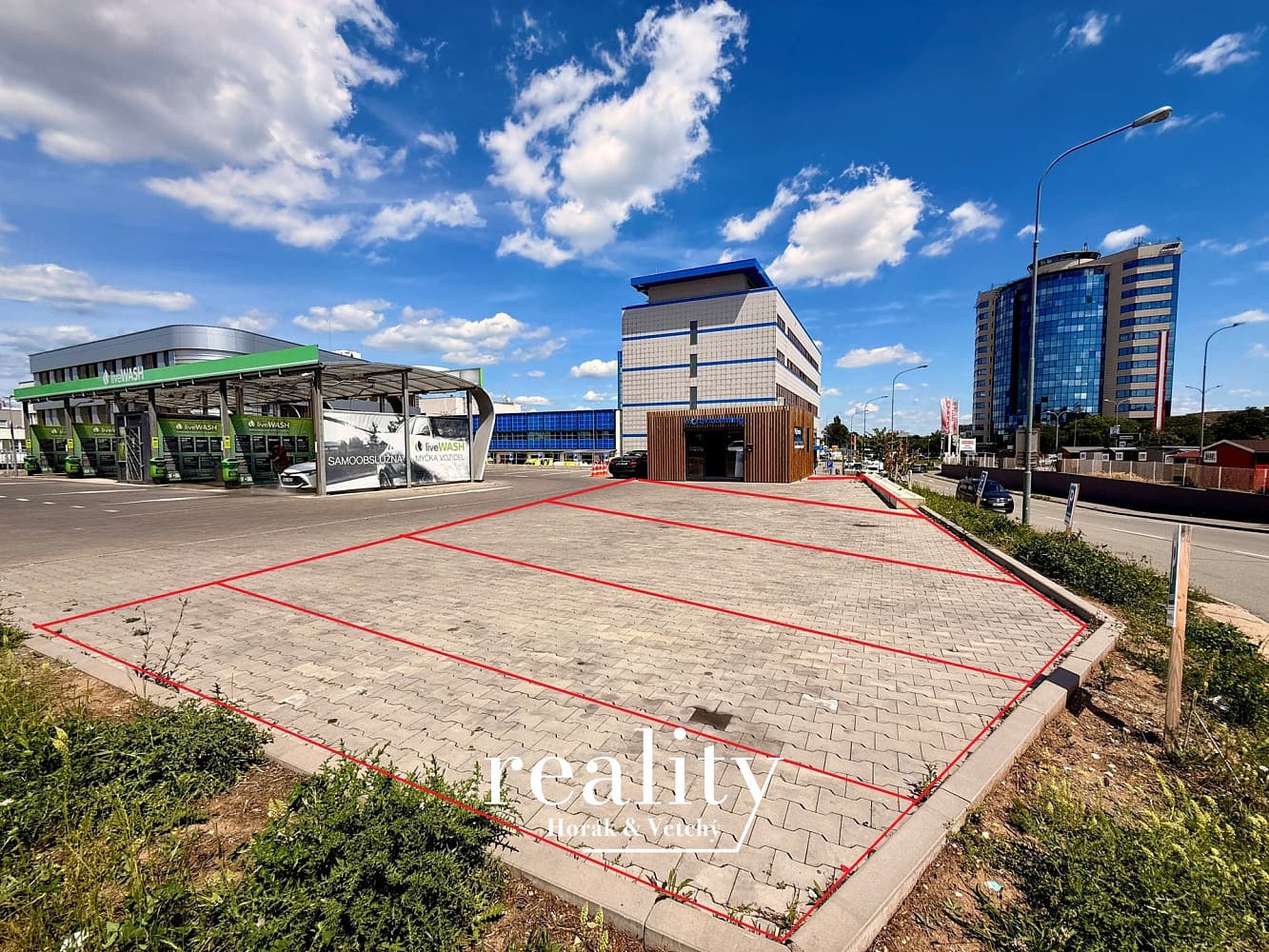 8 rooms, 257.0 m² in Brno