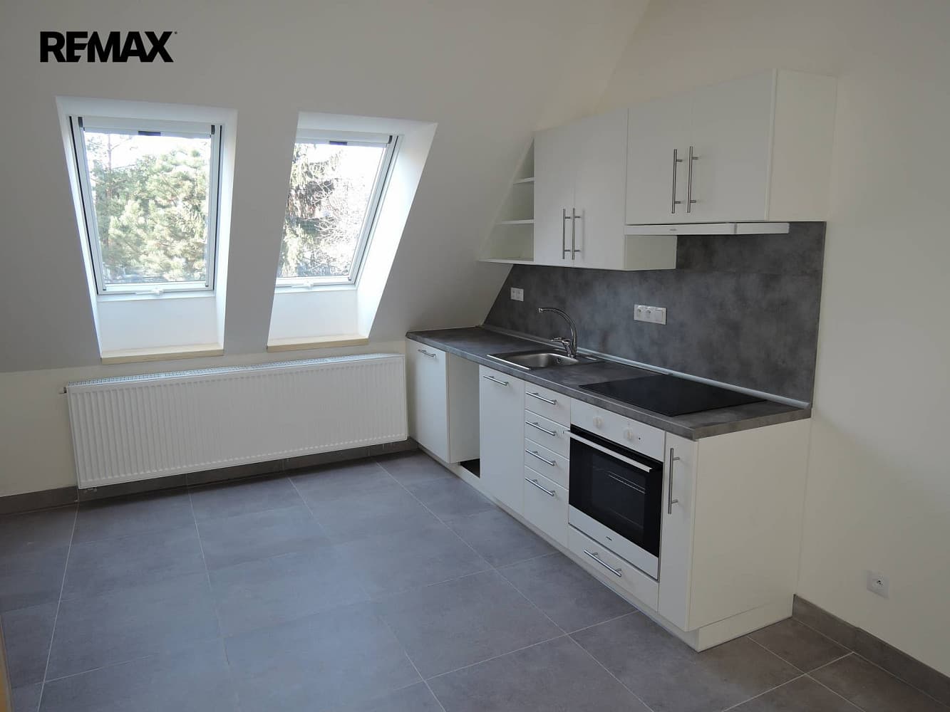 2 rooms, 76.0 m² in Kladno