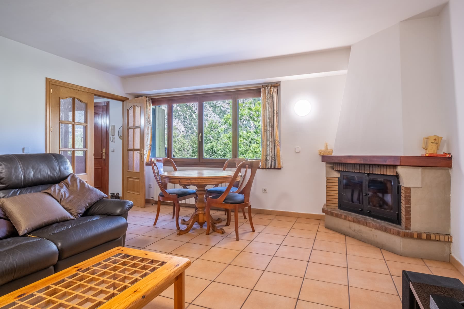 Casa adosada en venta en Andorra la Vella, 5 habitaciones, 290 metros