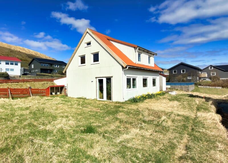 Grásteinsgøta 4 — 7r, 192m²