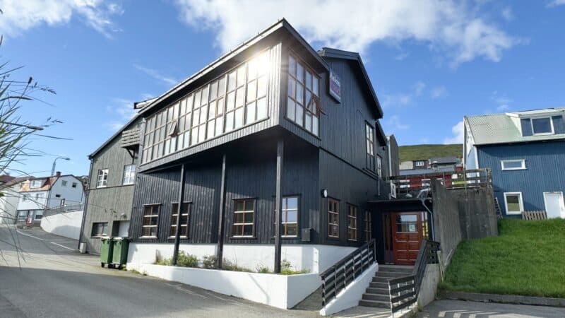 Inni á Støð 5 – Jatnavegur 30 — 3r, 280m²