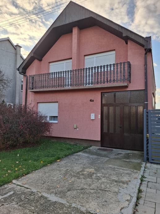 Prodaja kuće 166m2 + pripadajuće dvorište 165 m2