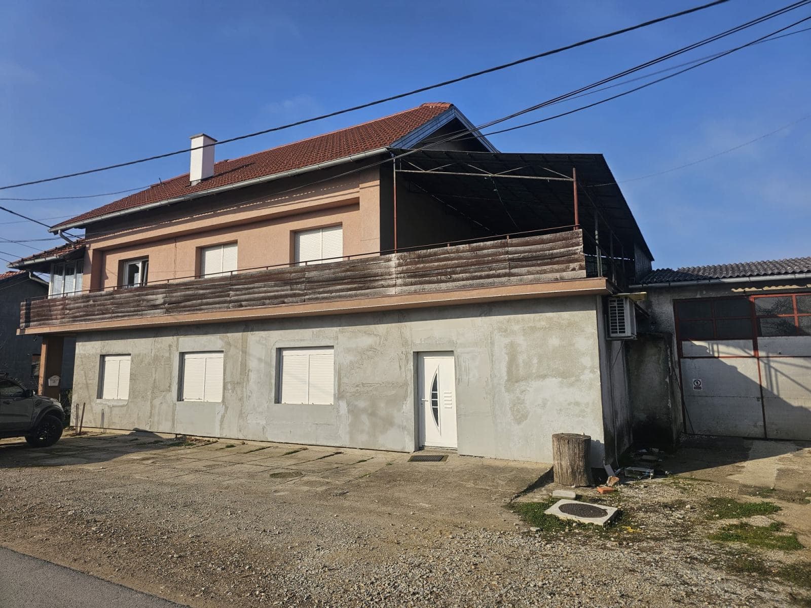Kuća: Petrinja, 400.00 m2