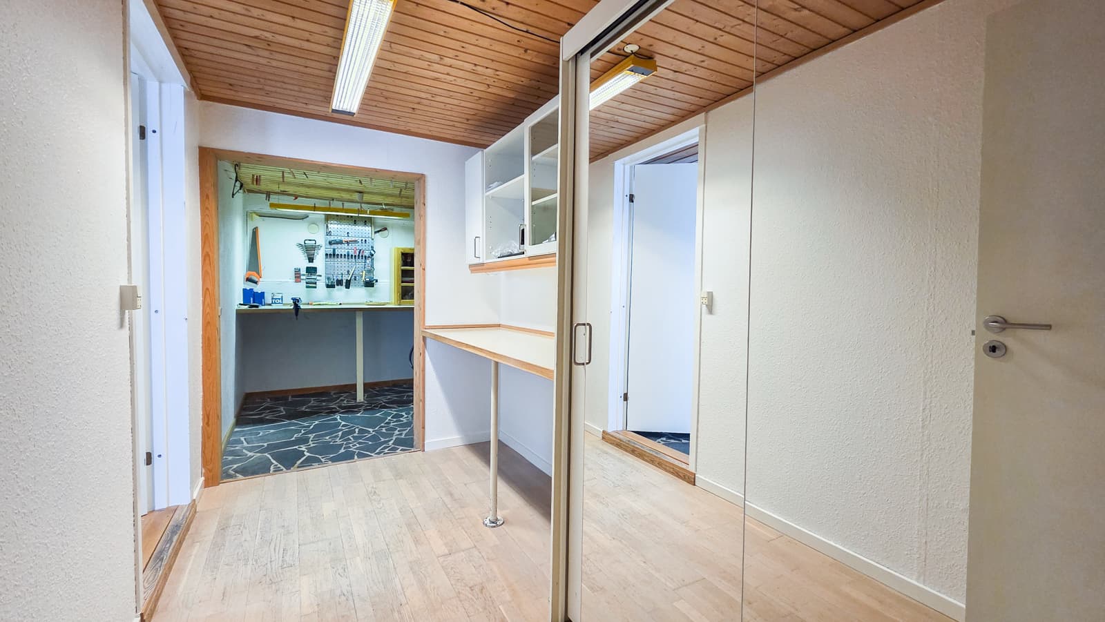 Miðrás 5 — 5r, 236m²
