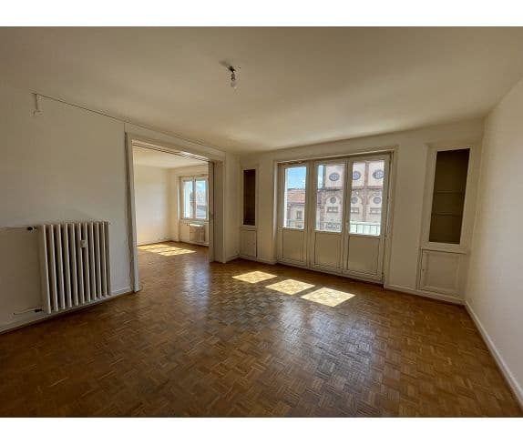 À LOUER Spacieux appartement 4 pièces de 100 m2 Centre-v