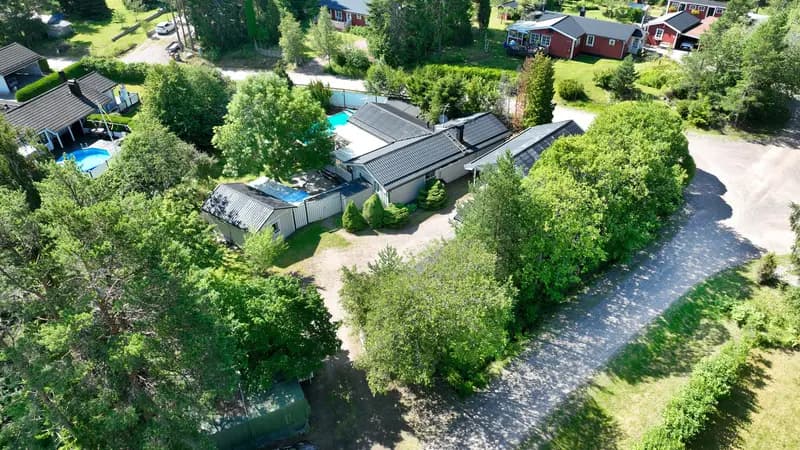 House in Utvalnäs