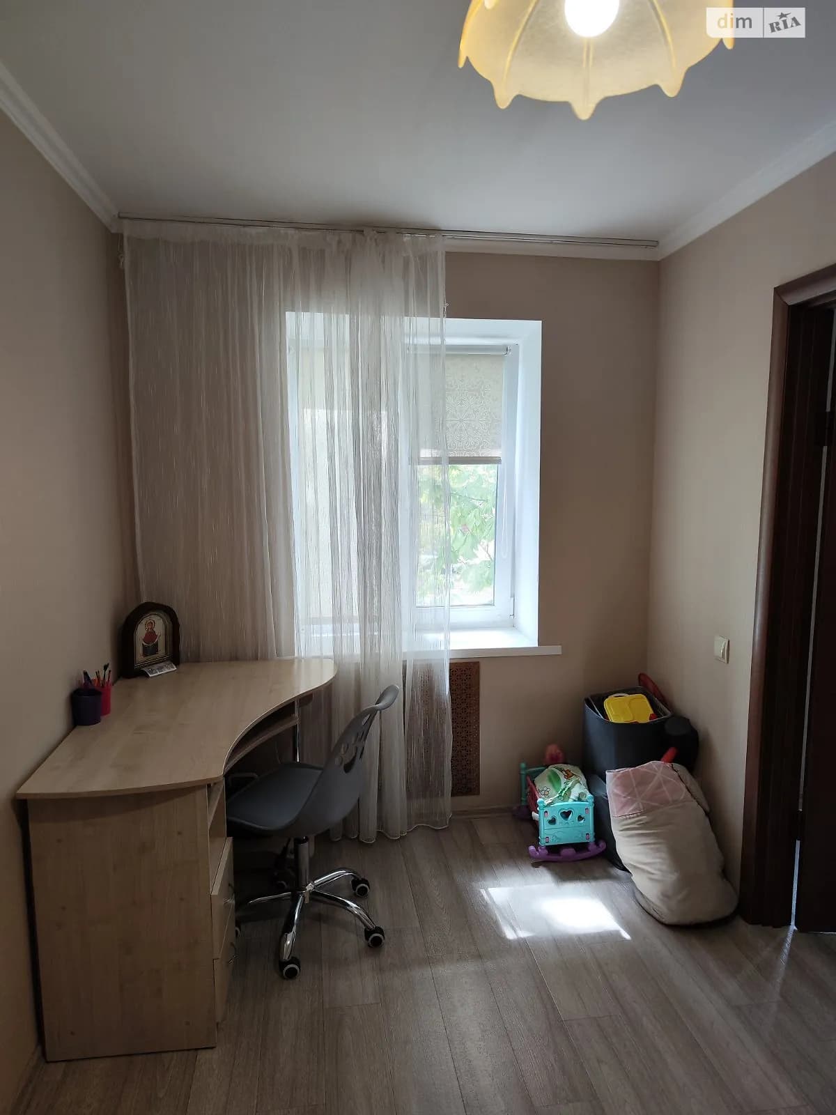 вул. Радистів, 4