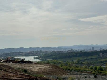 🌿 Land for sale – 2600 m² in Farkë, with spectacular views of Tirana and the Lake