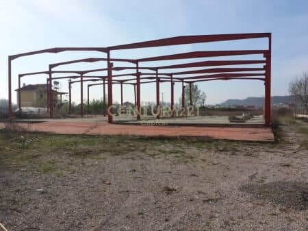 Toke + Structure Closed for Sale in Fushë Prezë!