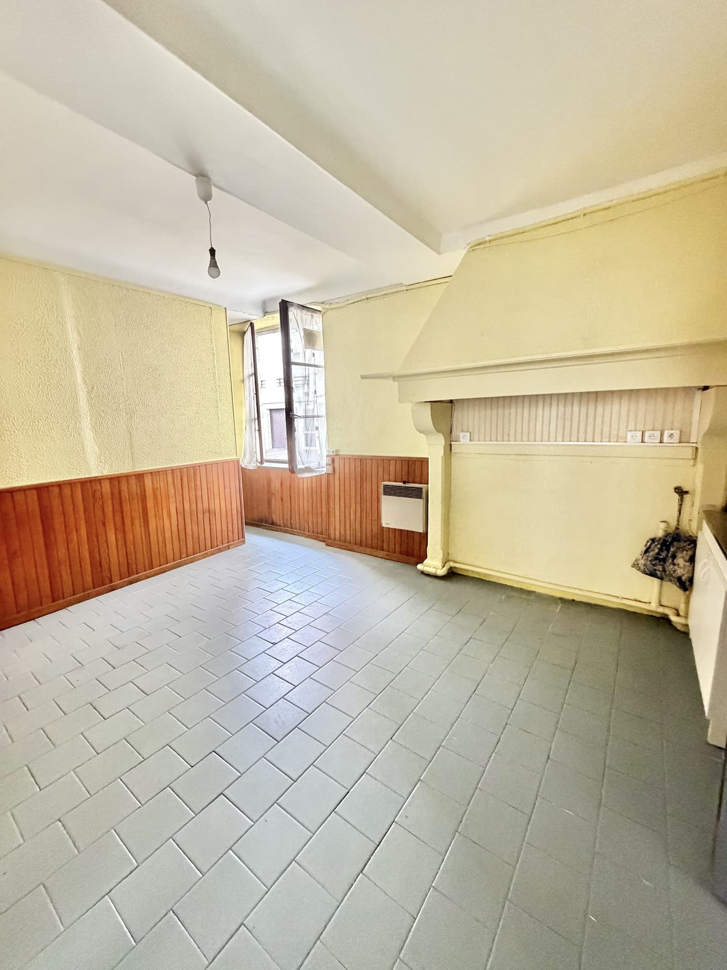 Appartement T2 bis à rénover limite Saint esprit