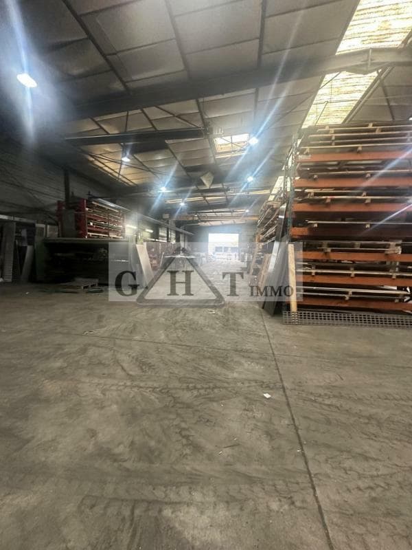 Local d'activités 1535m2 à Vendre Montreuil