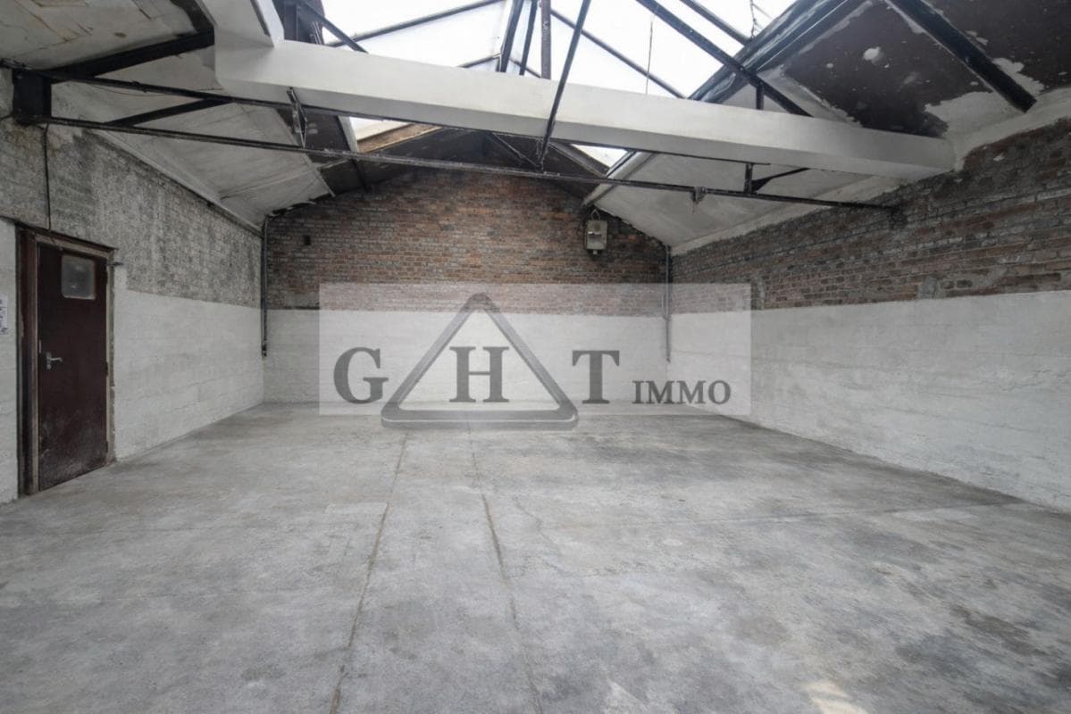A VENDRE 300M² ENTREPOT ET BUREAUX AU BLANC MESNIL