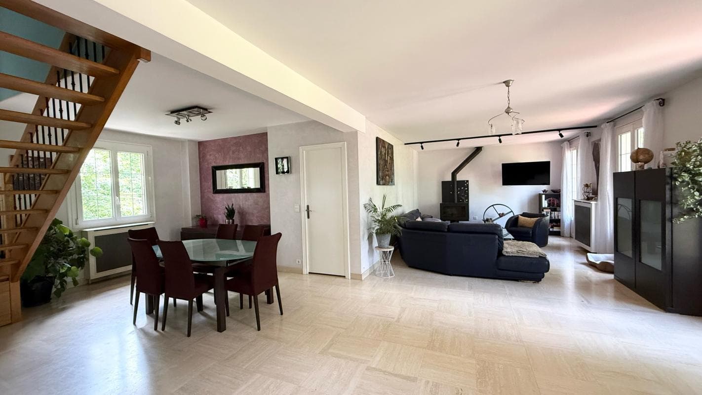 Maison familiale 174m2 au calme à Vendre